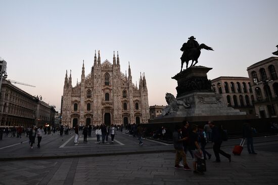 World cities. Milan