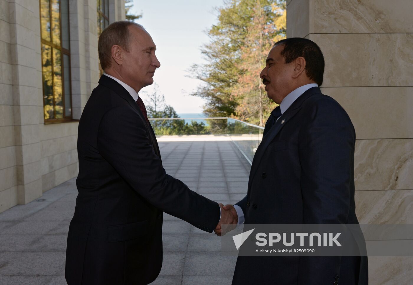 Vladimir Putin meets with King of Bahrain Hamad bin Isa Al Khalifa
