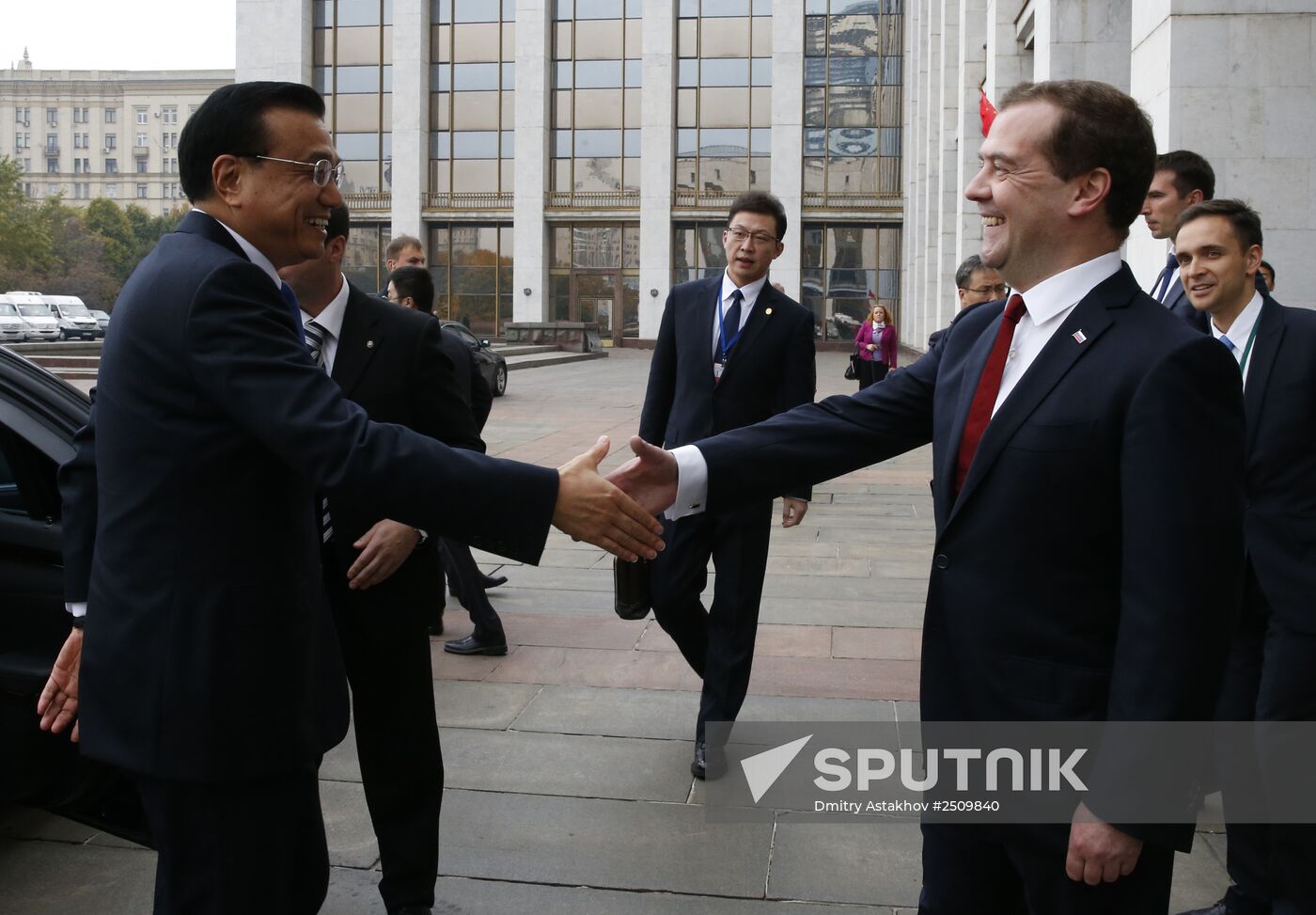 Dmitry Medvedev meets with Li Keqiang