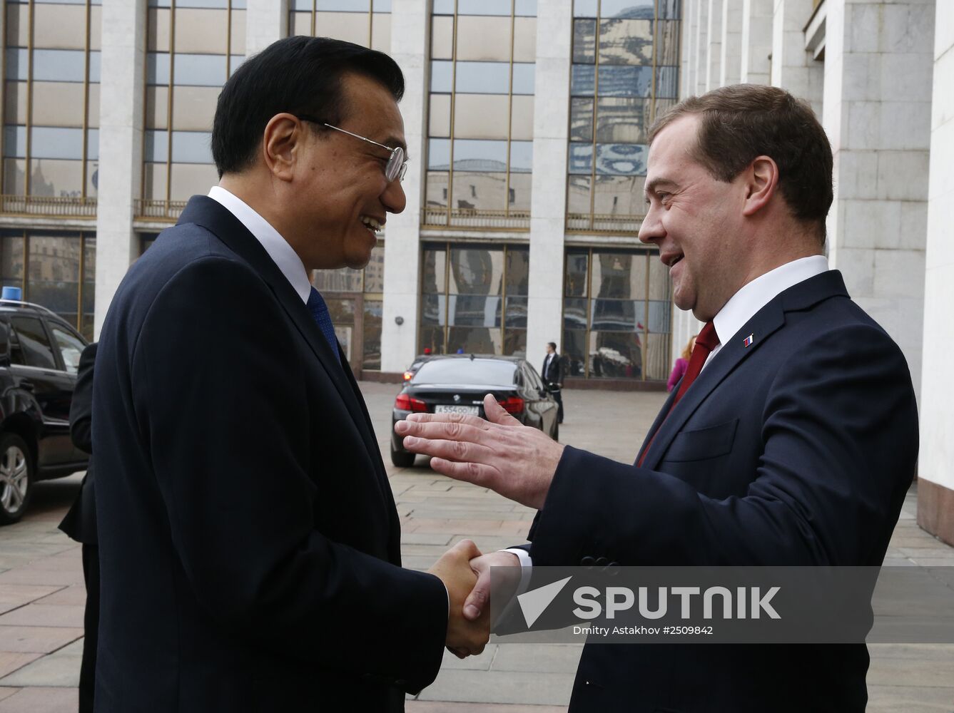 Dmitry Medvedev meets with Li Keqiang