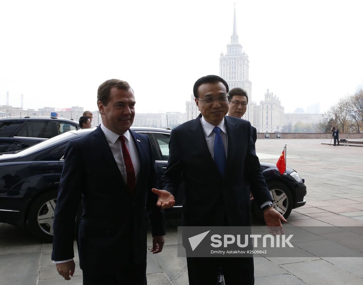 Dmitry Medvedev meets with Li Keqiang