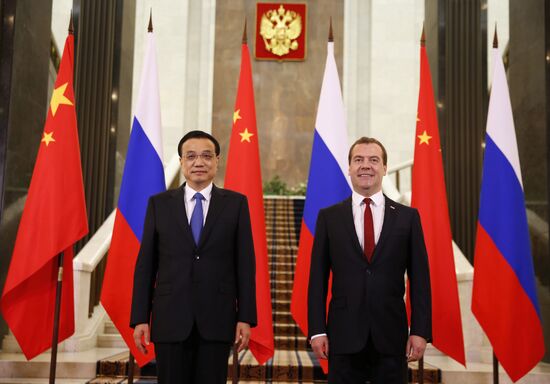 Dmitry Medvedev meets with Li Keqiang