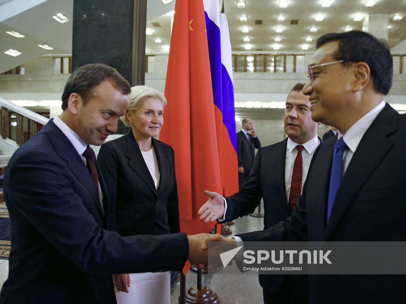 Dmitry Medvedev meets with Li Keqiang