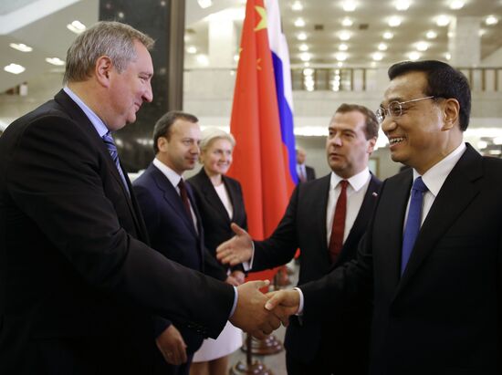 Dmitry Medvedev meets with Li Keqiang