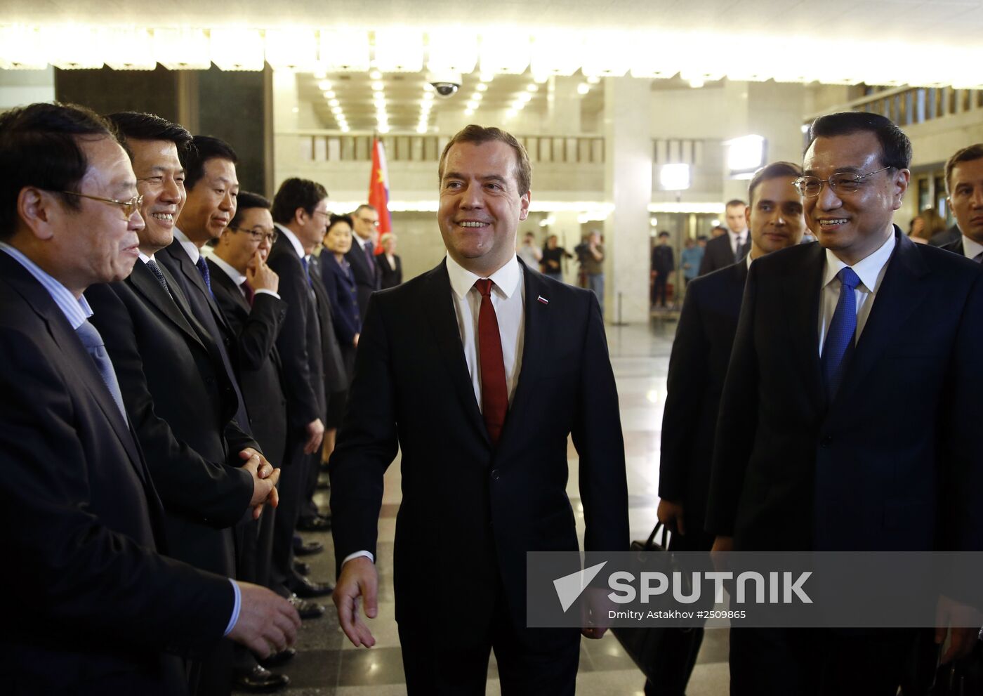 Dmitry Medvedev meets with Li Keqiang