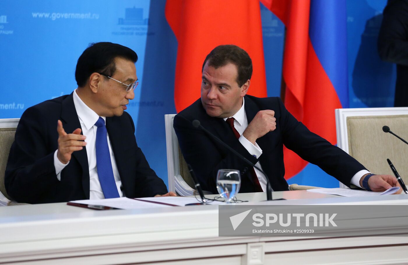 Dmitry Medvedev meets with Li Keqiang