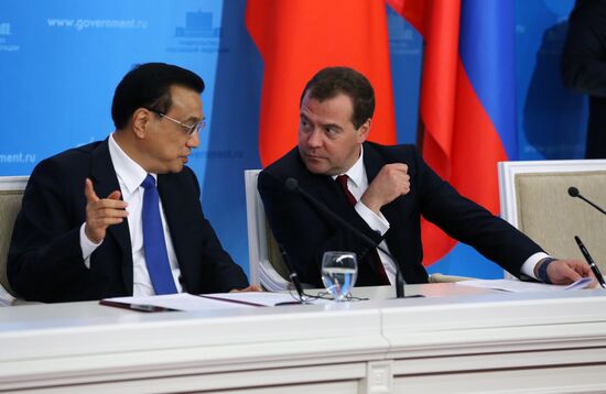 Dmitry Medvedev meets with Li Keqiang