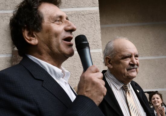 Monument to Yevgeny Vakhtangov unveiled in Moscow