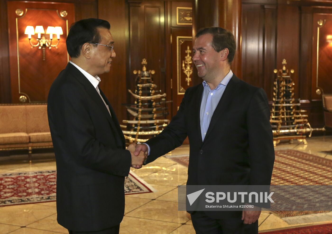 Dmitry Medvedev meets with Chinese Prime Minister Li Keqiang