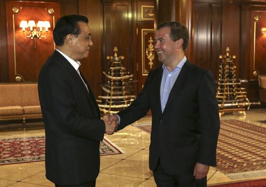 Dmitry Medvedev meets with Chinese Prime Minister Li Keqiang