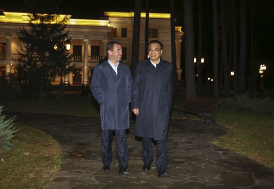 Dmitry Medvedev meets with Chinese Prime Minister Li Keqiang