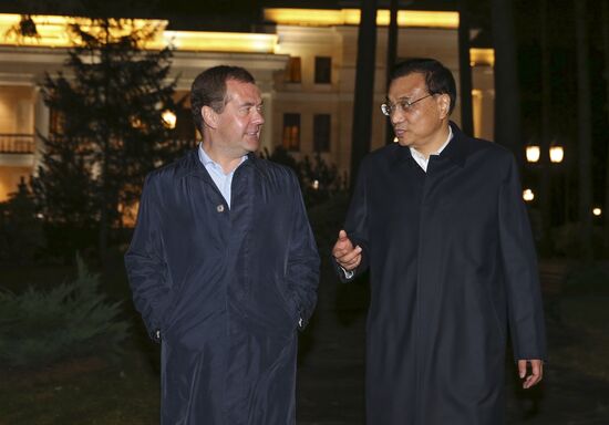 Dmitry Medvedev meets with Chinese Prime Minister Li Keqiang