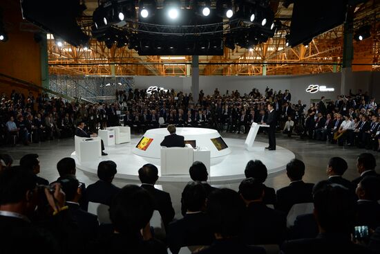 Dmitry Medvedev attends Open Innovations forum