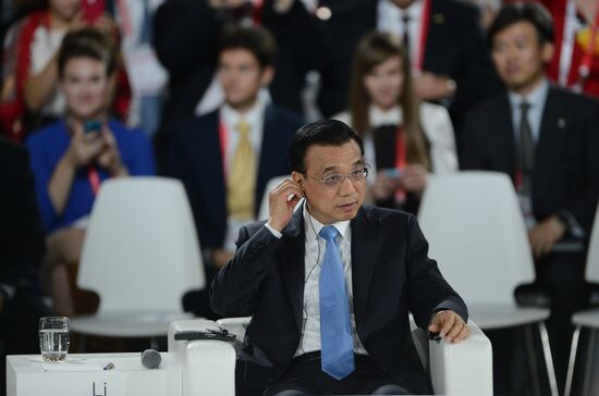 Dmitry Medvedev and Li Keqiang attend Open Innovations forum