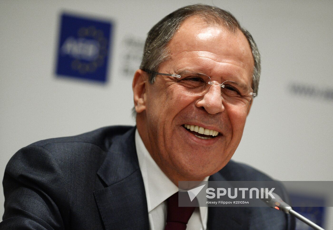 Foreign Minister Sergey Lavrov meets with AEB member companies