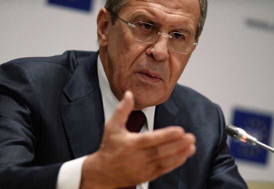 Foreign Minister Sergey Lavrov meets with AEB member companies