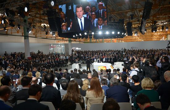 Dmitry Medvedev, Li Keqiang attend Open Innovations forum