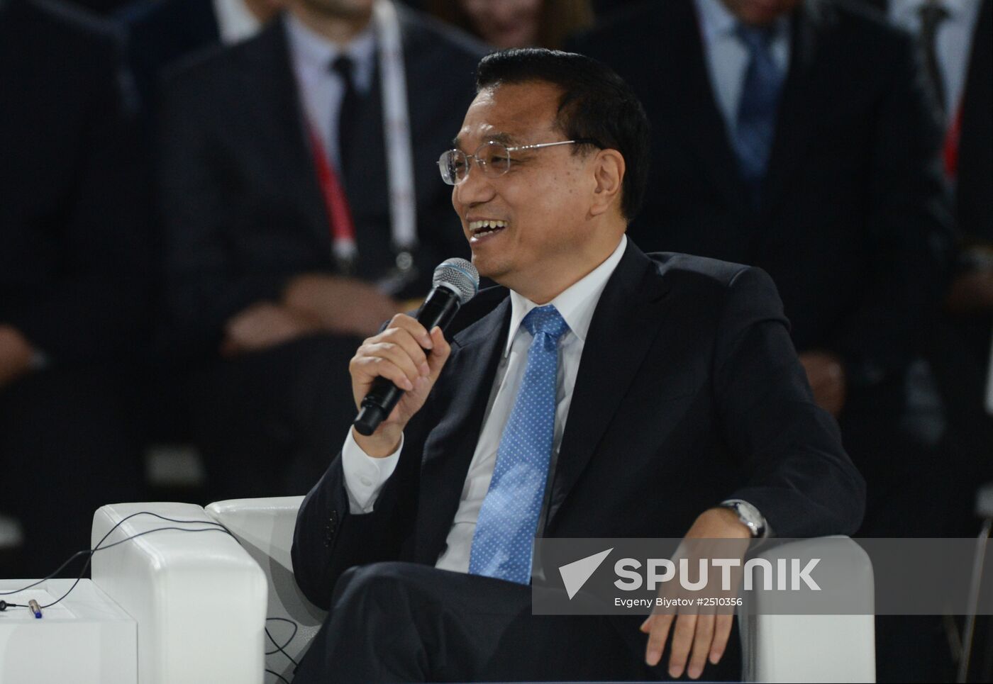 Dmitry Medvedev, Li Keqiang attend Open Innovations forum