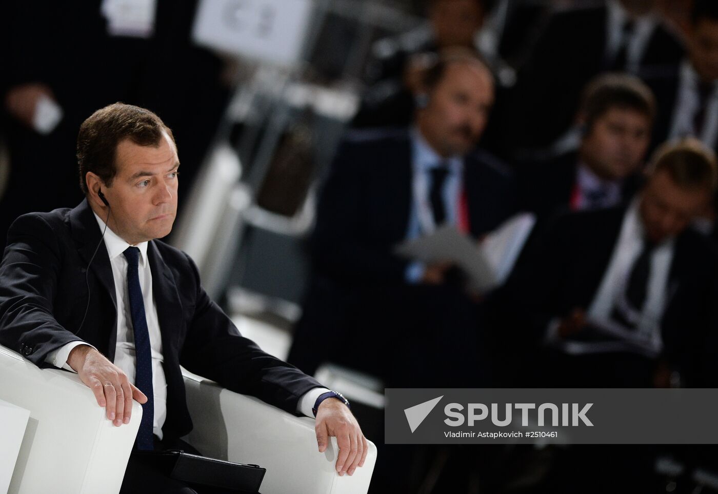 Dmitry Medvedev, Li Keqiang attend Open Innovations forum