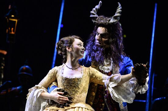 Rehearsal of Beauty and the Beast musical