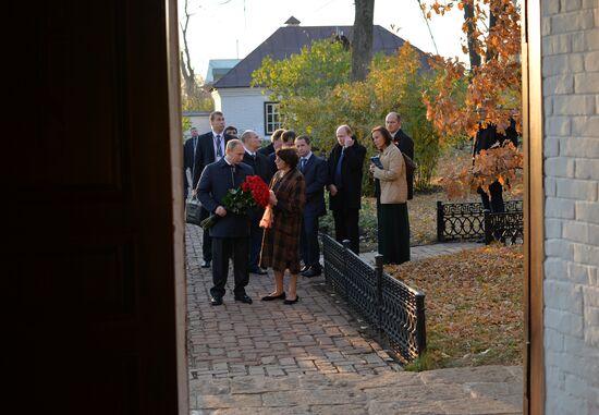 Vladimir Putin visits Volga Federal District