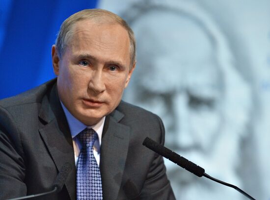 Vladimir Putin visits Volga Federal District