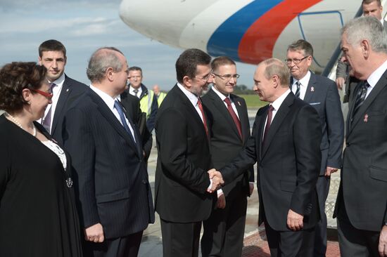 Vladimir Putin visits Serbia
