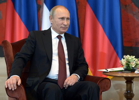 Vladimir Putin visits Serbia
