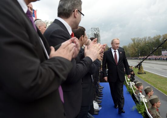 Vladimir Putin visits Serbia