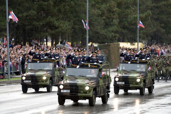 Vladimir Putin visits Serbia