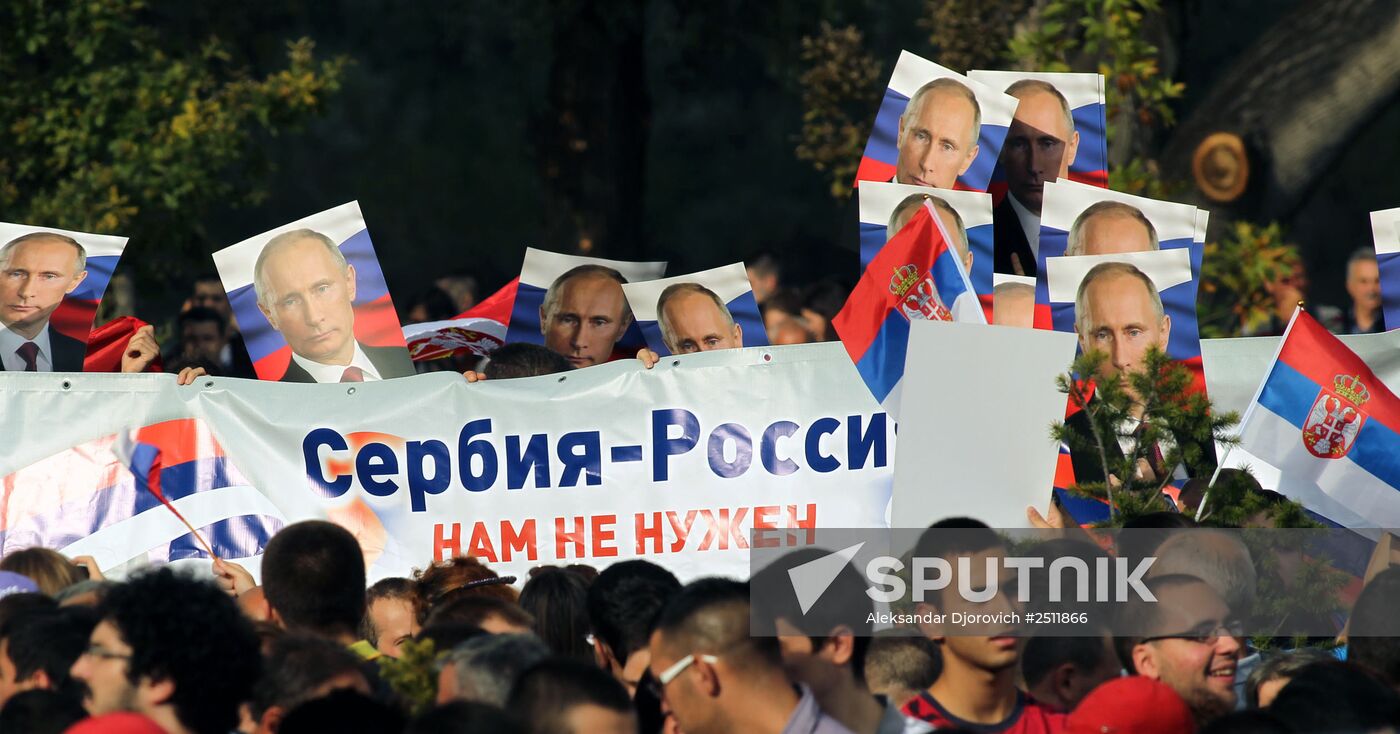 Vladimir Putin visits Serbia