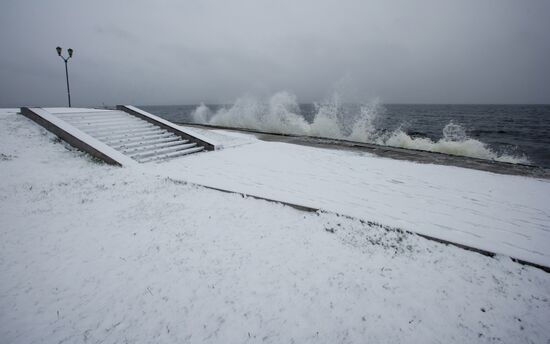 First snowfall in Petrozavodsk