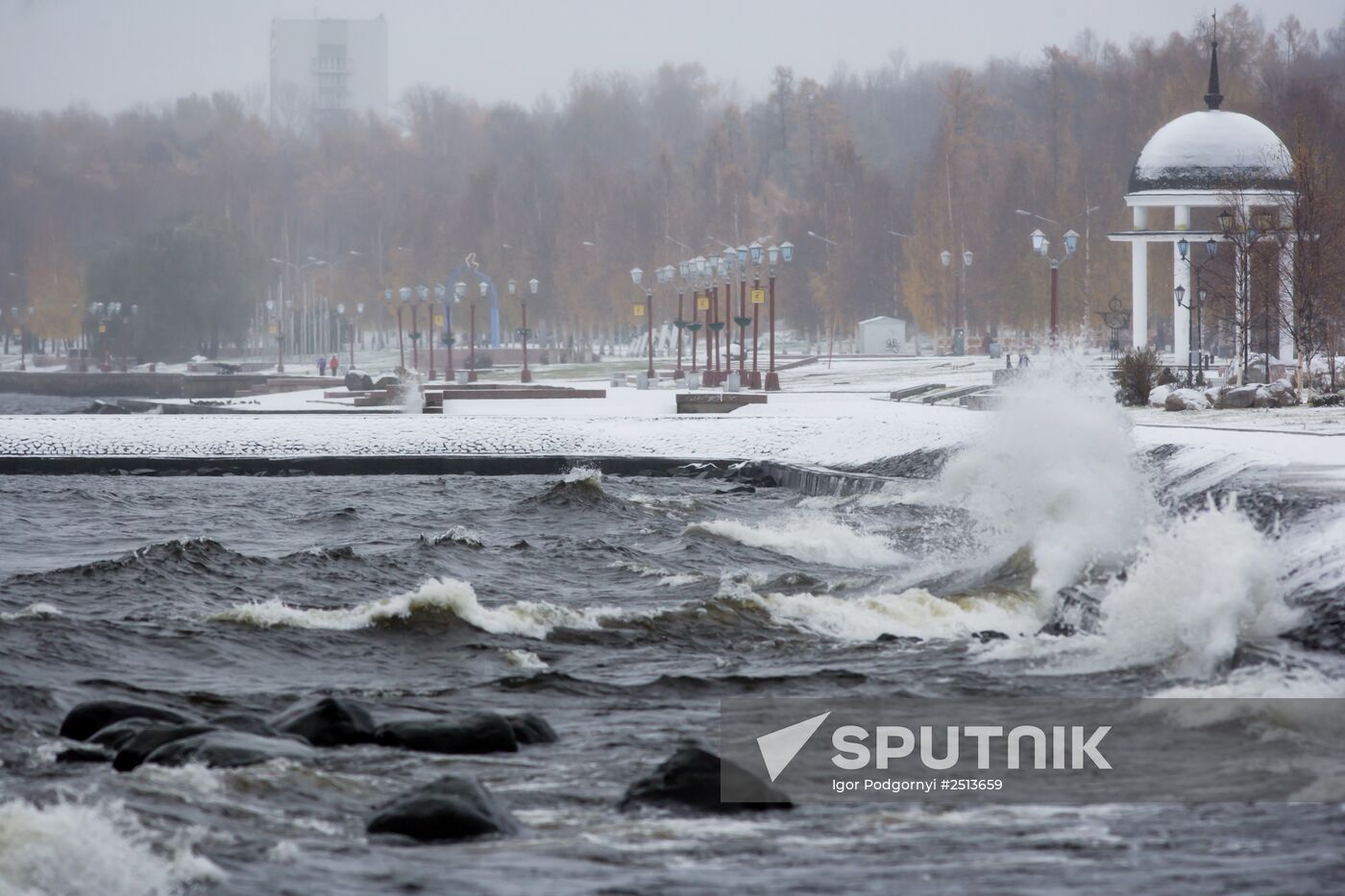 First snowfall in Petrozavodsk