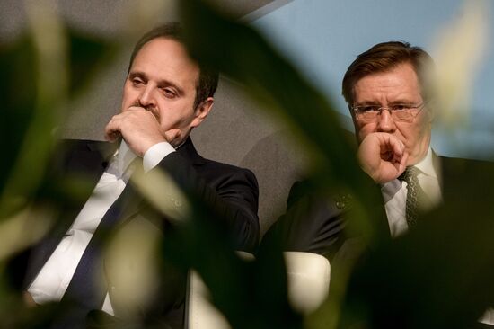 Russian Oil and Gas Industry Week. Day One