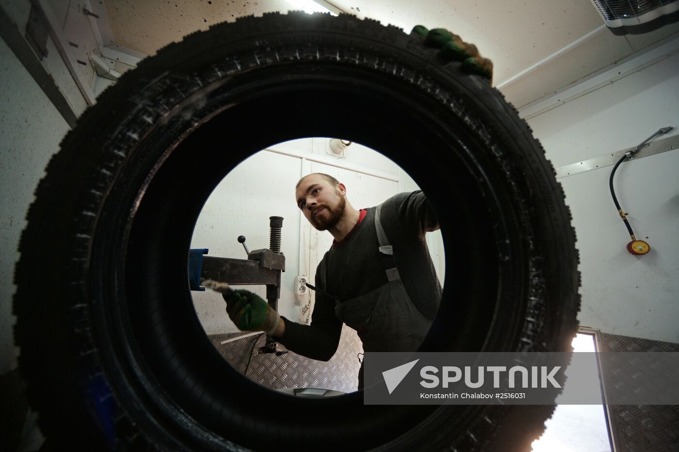 Tire shop at work in Veliky Novgorod