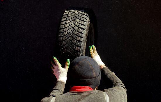 Tire shop at work in Veliky Novgorod