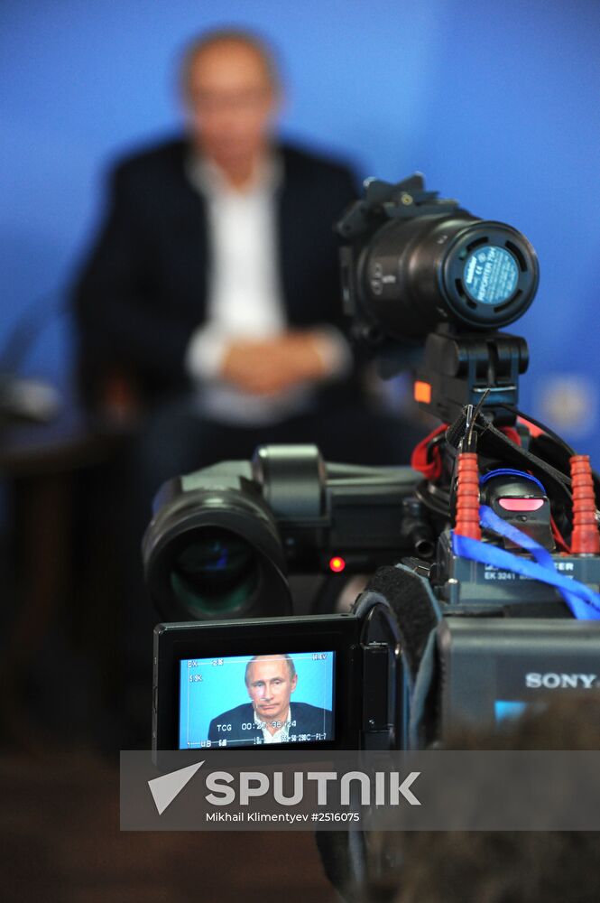 Vladimir Putin visits Southern Federal District
