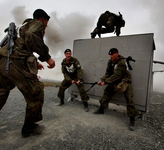 Marines hold exercise in Vladivostok