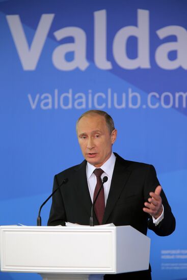 Putin takes part in final session of 11th Valdai International Discussion Club meeting