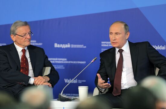 Vladimir Putin takes part in summarizing plenary meeting of 11th session of Valdai International Discussion Club