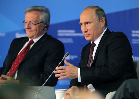 Vladimir Putin takes part in summarizing plenary meeting of 11th session of Valdai International Discussion Club