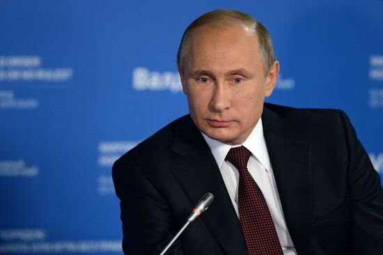 Vladimir Putin takes part in summarizing plenary meeting of 11th session of Valdai International Discussion Club