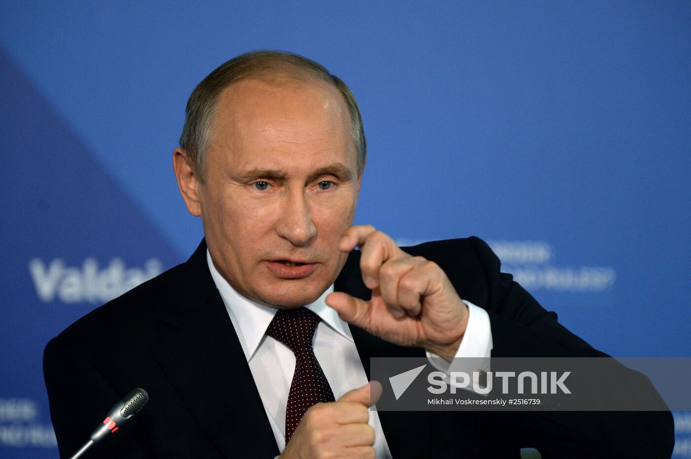 Vladimir Putin takes part in summarizing plenary meeting of 11th session of Valdai International Discussion Club