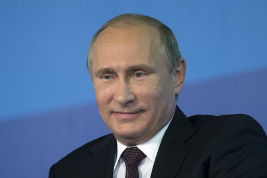 Vladimir Putin takes part in summarizing plenary meeting of 11th session of Valdai International Discussion Club