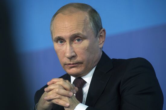 Vladimir Putin takes part in summarizing plenary meeting of 11th session of Valdai International Discussion Club