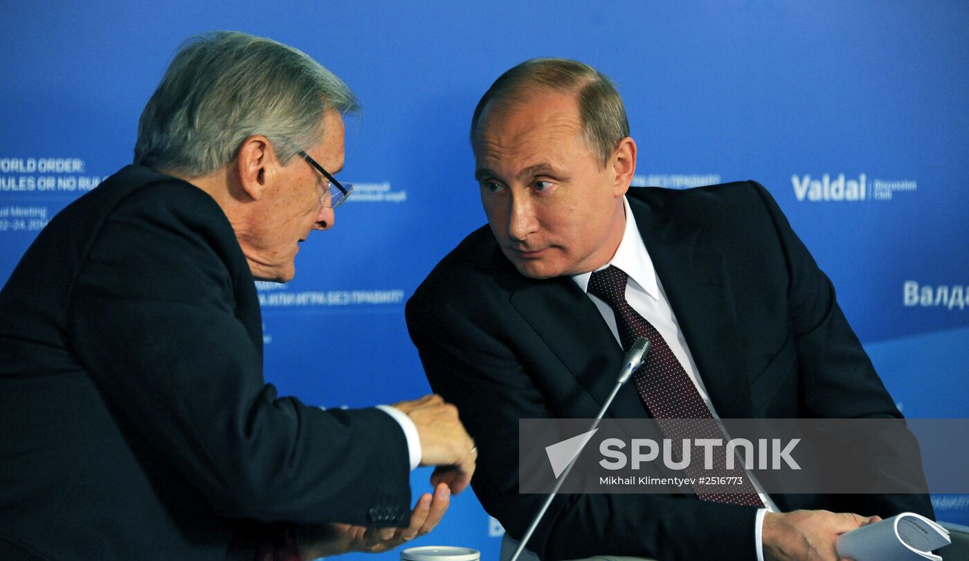 Vladimir Putin takes part in summarizing plenary meeting of 11th session of Valdai International Discussion Club