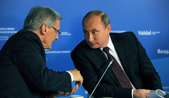 Vladimir Putin takes part in summarizing plenary meeting of 11th session of Valdai International Discussion Club