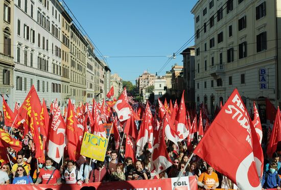 Manifestation organized by the Italian General Confederation of Labour