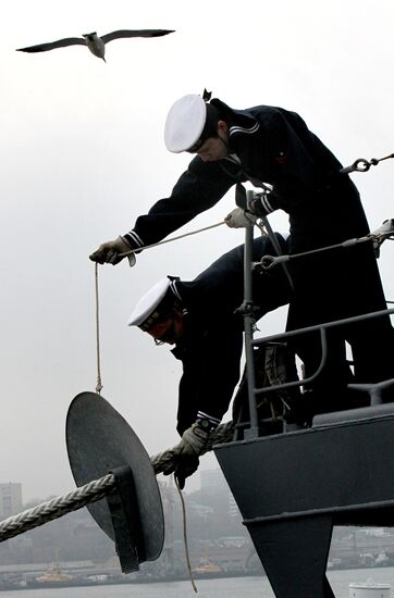 Japanese Maritime Self-Defense Force destroyer Hamagiri visits Vladivostok