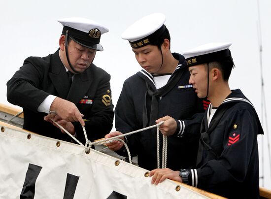 Japanese Maritime Self-Defense Force destroyer Hamagiri visits Vladivostok